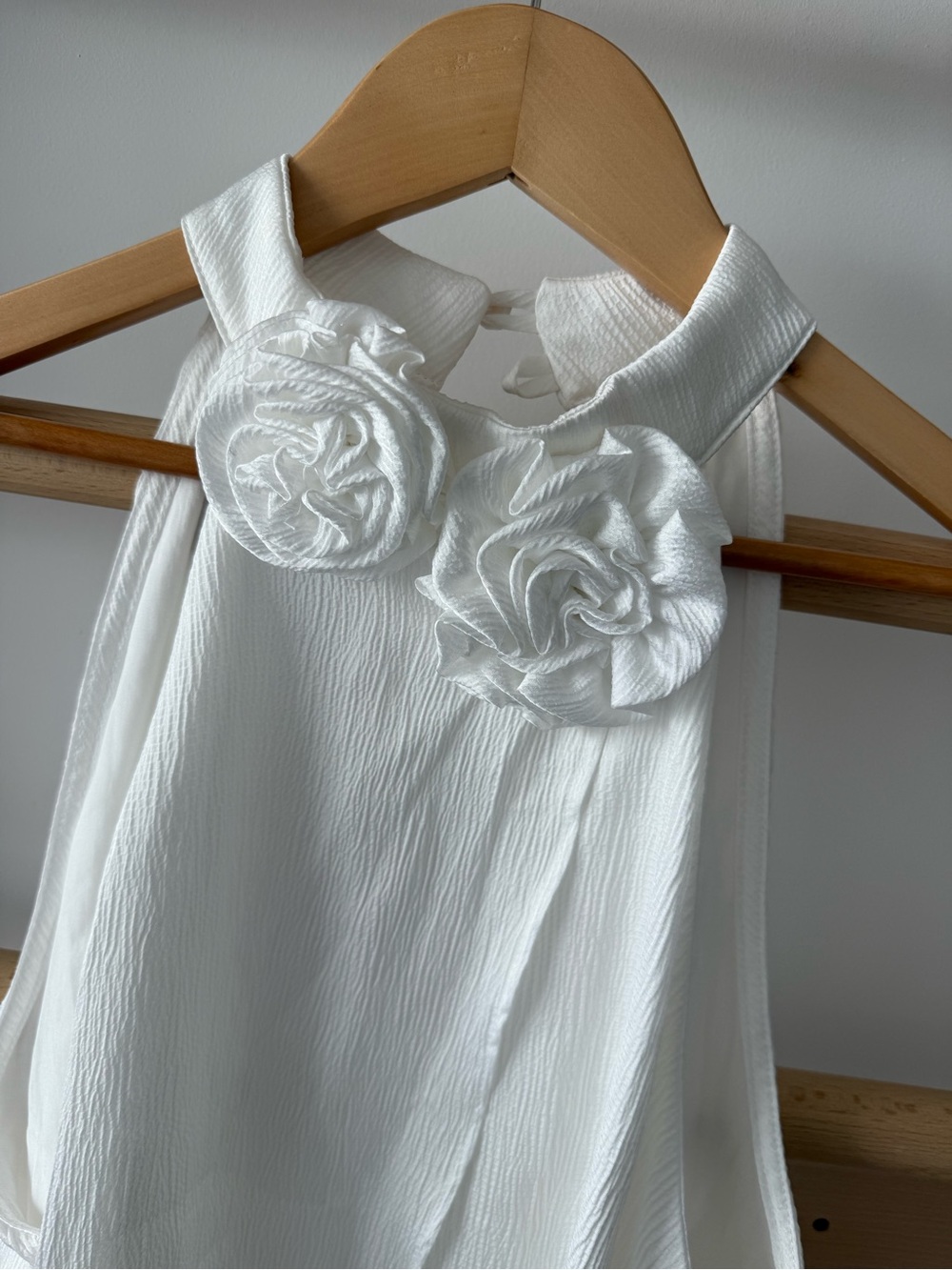 Azulu Ivory Silk Crepe Rosette High-Neck Halter Blouse - Picture 2 of 5